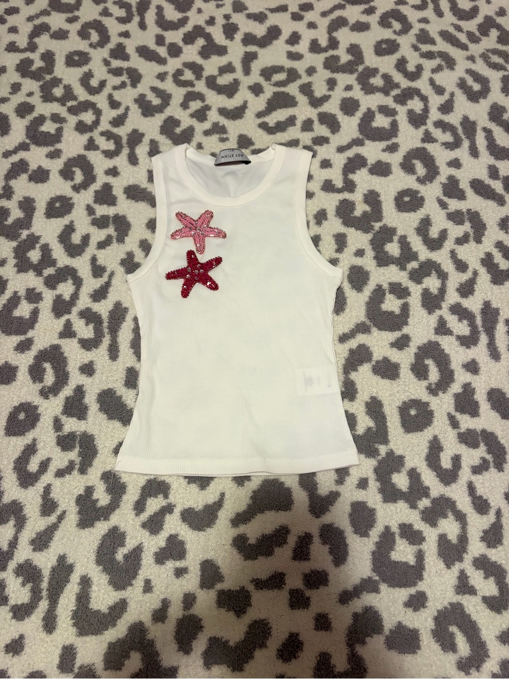 White Fox Boutique White Ribbed Tank with Pink & Red Starfish